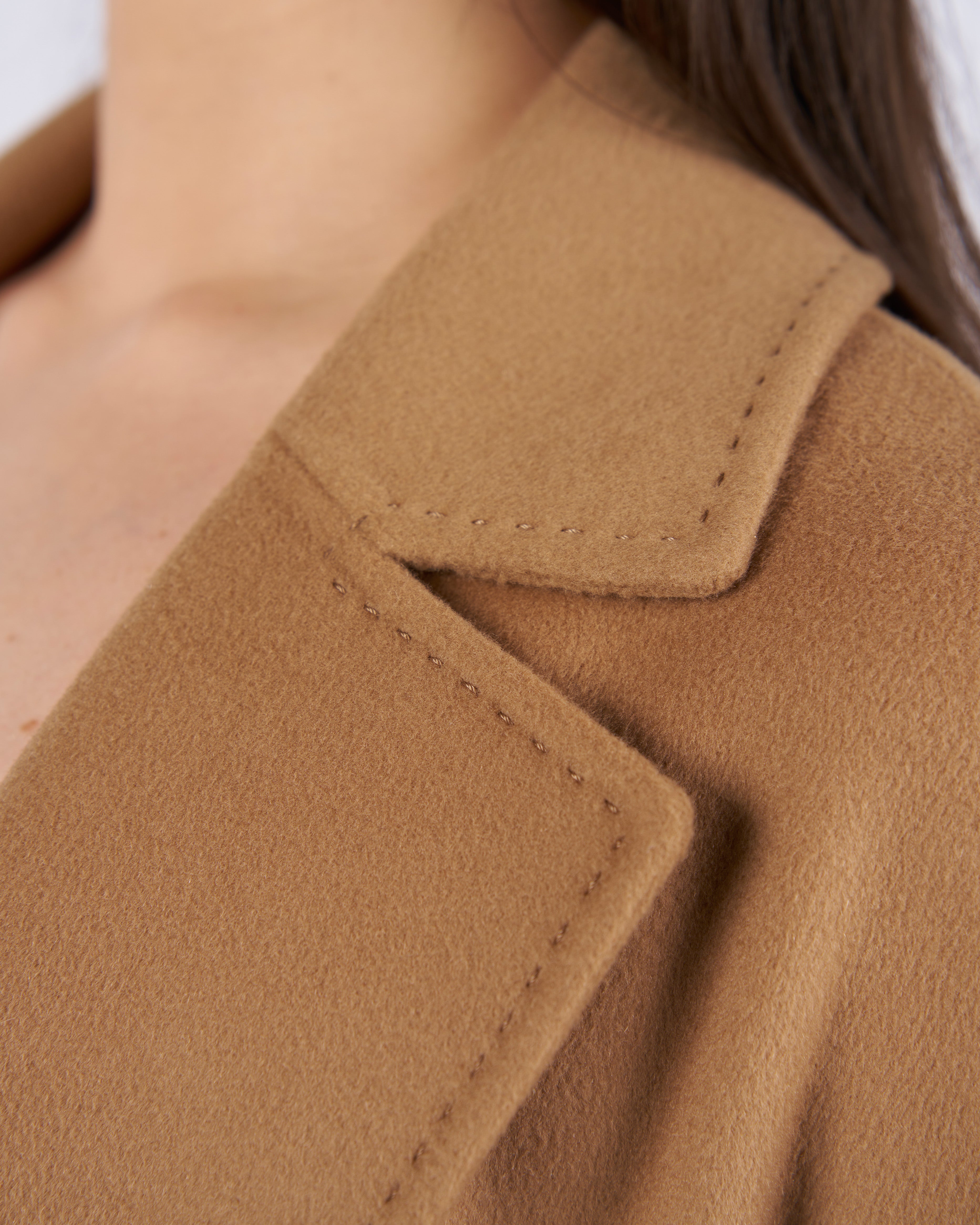 معطف ألبينا من الكشمير